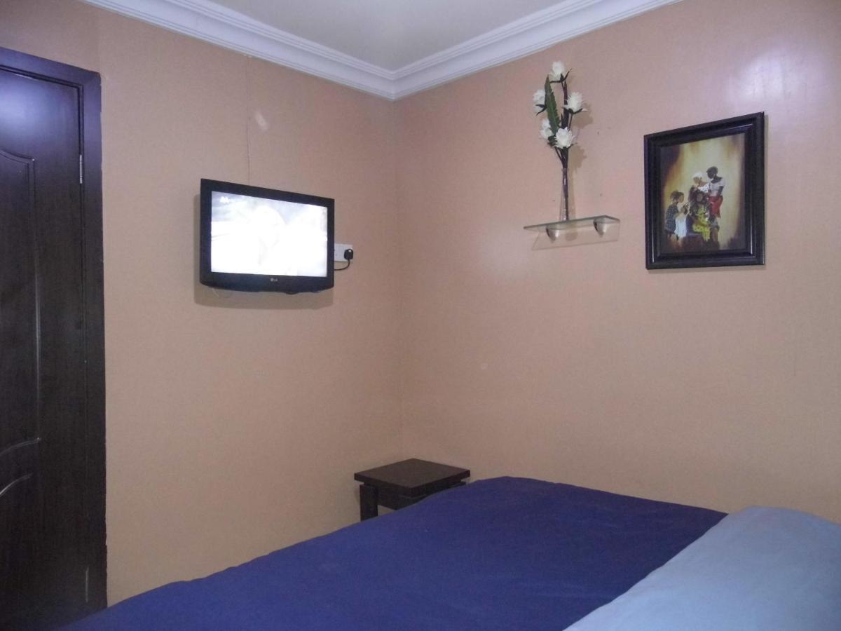 לגוס Staycation Suites And Apartment מראה חיצוני תמונה