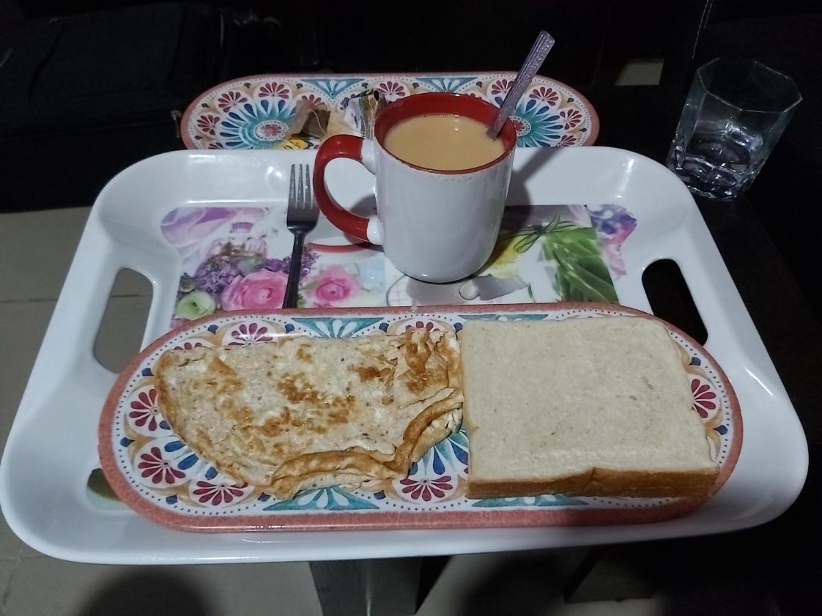 לגוס Staycation Suites And Apartment מראה חיצוני תמונה
